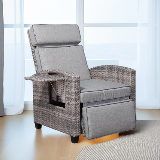 Fotel rozkładany Rattanpark w szarym kolorze z rozkładanym stolikiem bocznym i szarą poduszką
